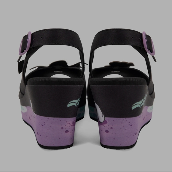 Dark Chocolate Design Beach Ghouls Sandal - Picture 5 of 16